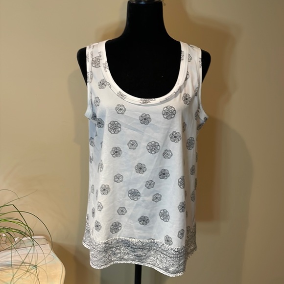 Ivanka Trump tank (M) - Picture 1 of 8